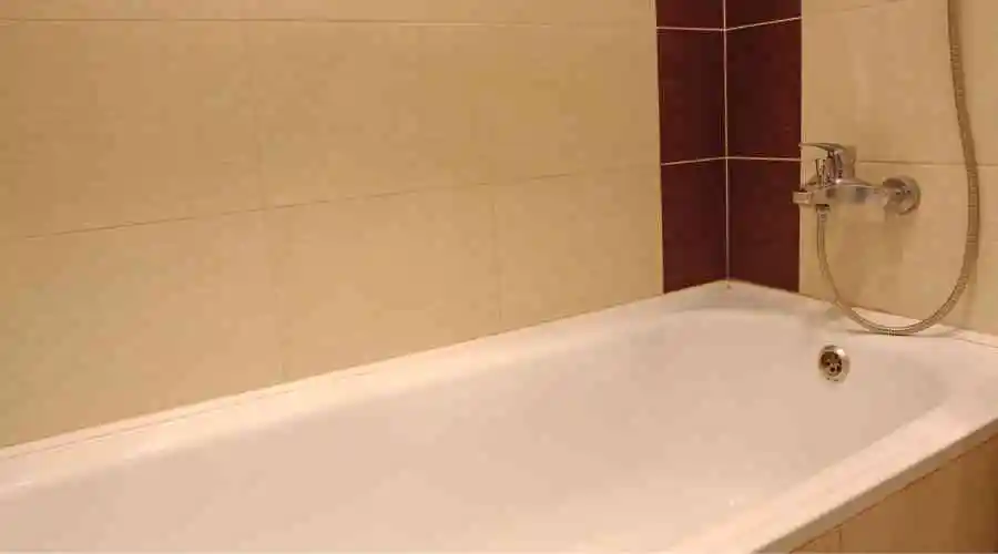 Hotel Bathtub Refinishing & Ceramic Tile Surround Refinishing Solutions