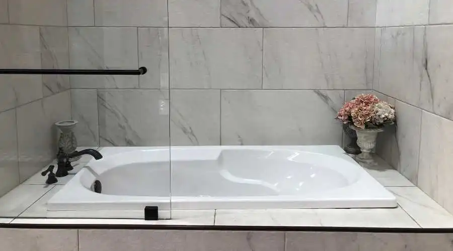 How Long Does a Reglazed Bathtub Last?